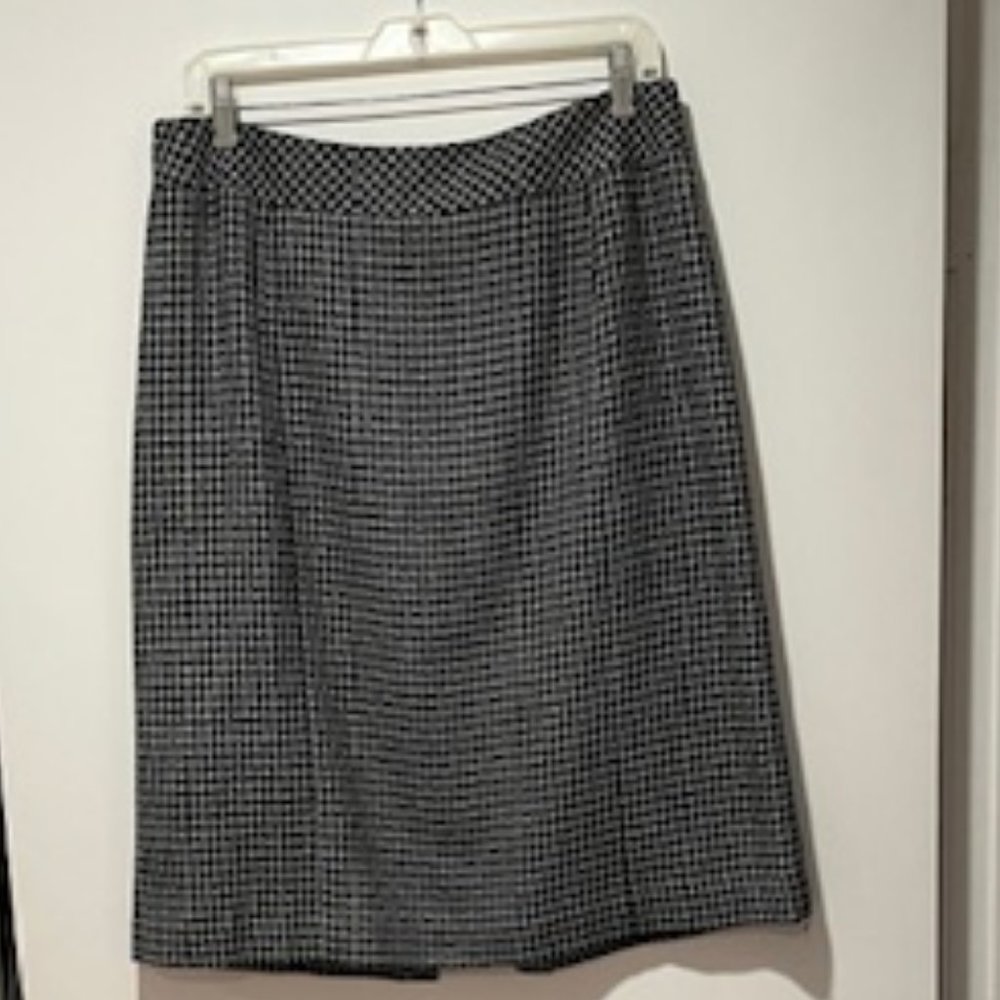 Women's Houndstooth Skirt